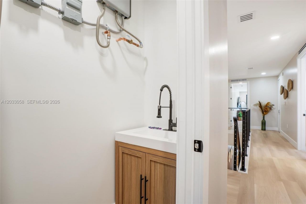 701 SW 17th St , Unit 701, Fort Lauderdale, FL 33315 Photo