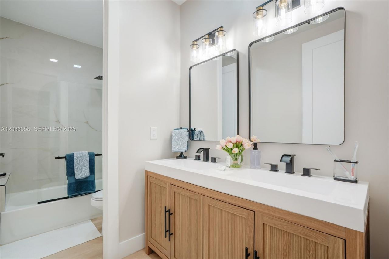 701 SW 17th St , Unit 701, Fort Lauderdale, FL 33315 Photo