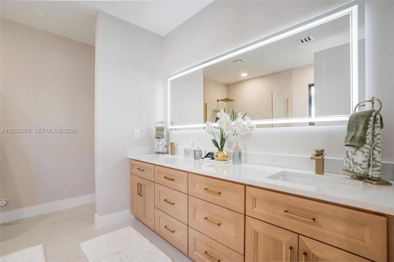 701 SW 17th St , Unit 701, Fort Lauderdale, FL 33315 Photo