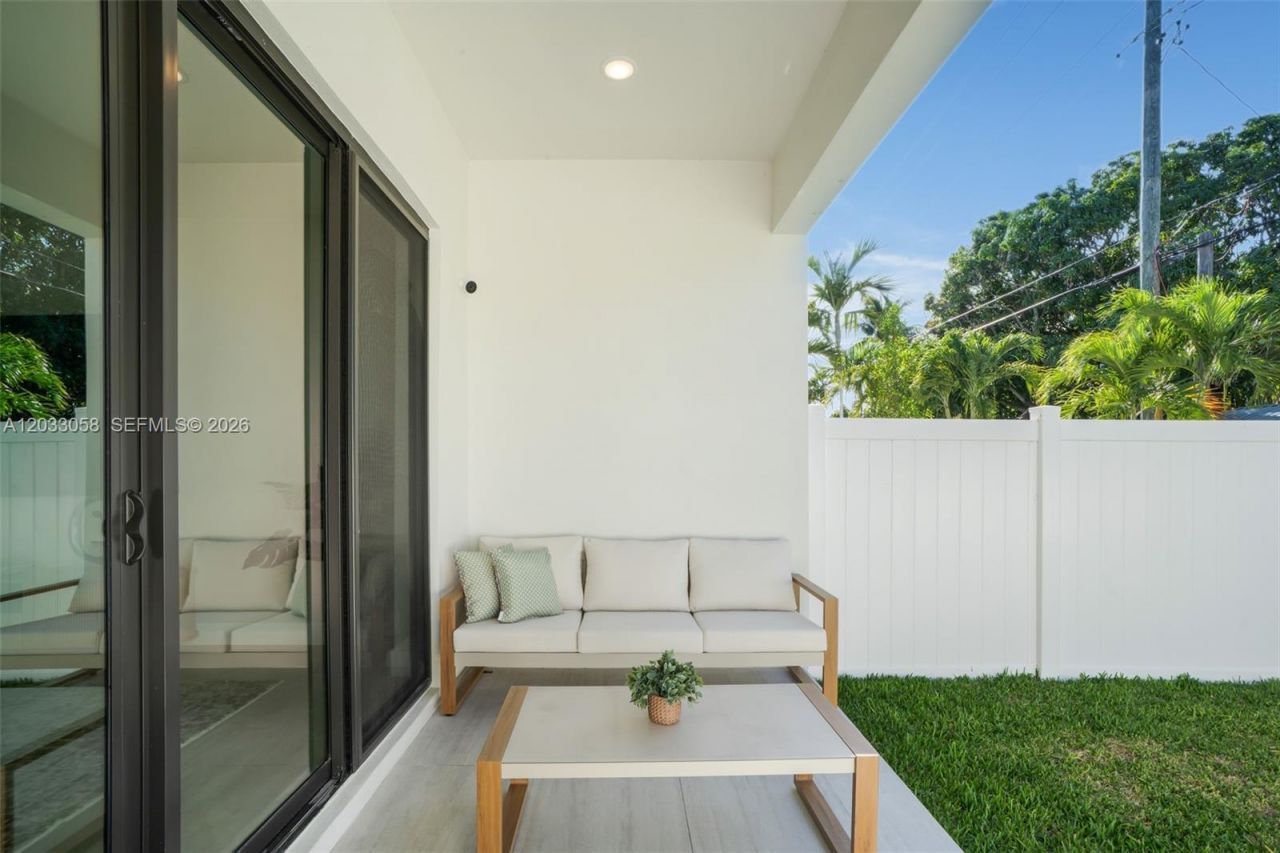 701 SW 17th St , Unit 701, Fort Lauderdale, FL 33315 Photo