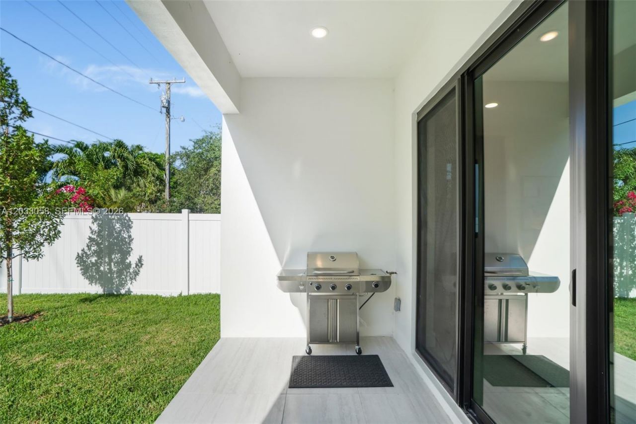 701 SW 17th St , Unit 701, Fort Lauderdale, FL 33315 Photo
