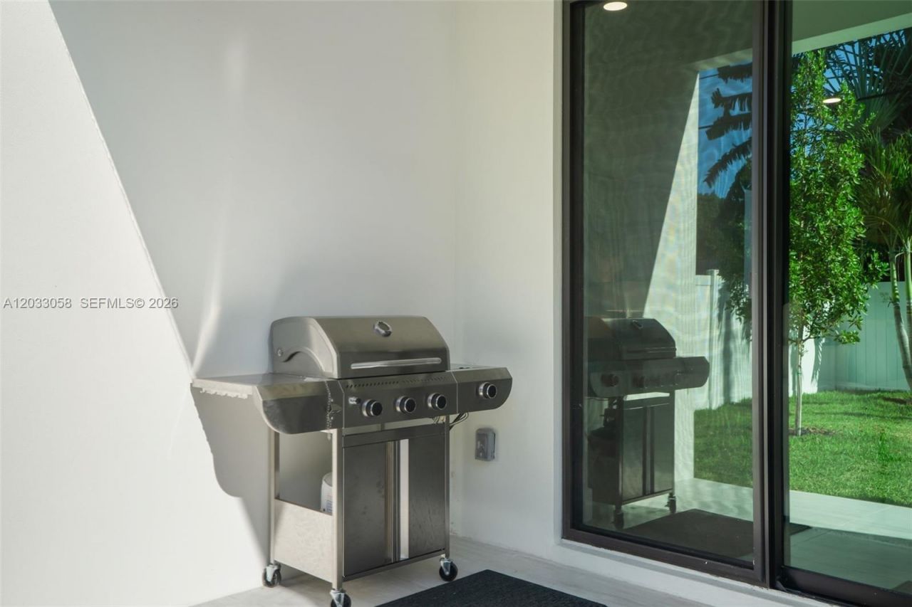 701 SW 17th St , Unit 701, Fort Lauderdale, FL 33315 Photo