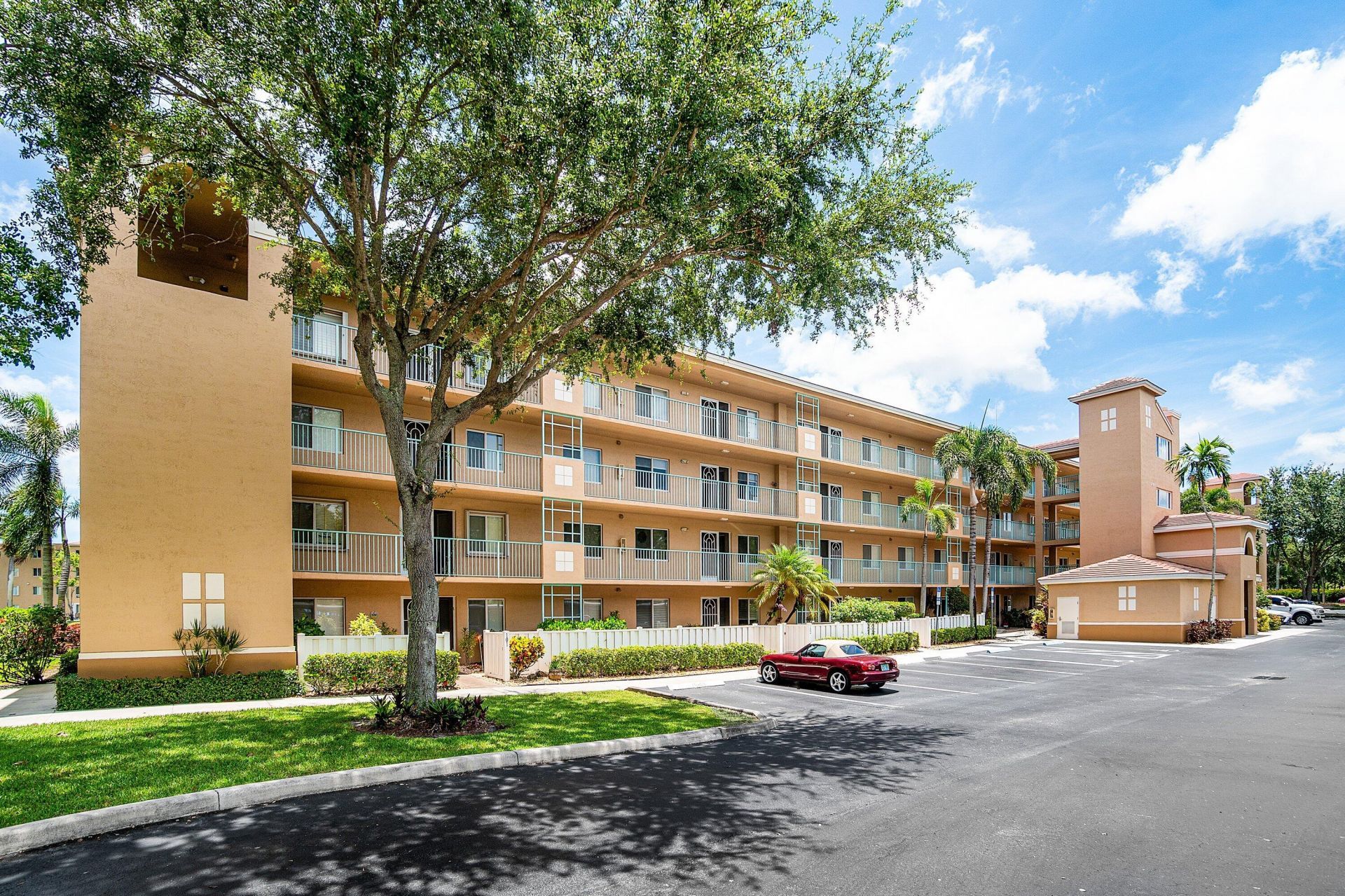 12560 Majesty Circle, Unit 104, Boynton Beach, FL 33437 Photo