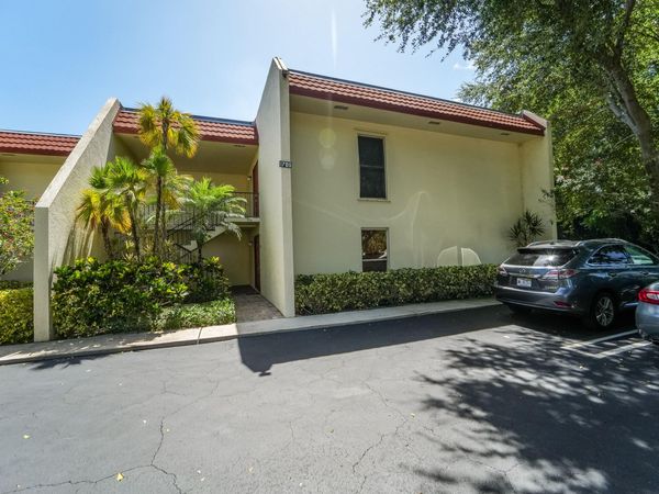 1700 Presidential Way, Unit 103, West Palm Beach, FL 33401