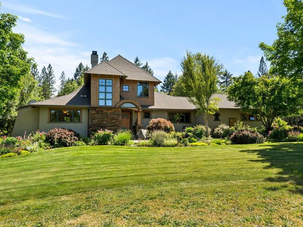 693 Horizon Hills Road, Williams, OR 97544
