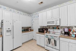 700 Pickering Dr.  photo 4