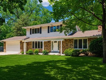 6016 Eden Prairie Road, Edina, MN 55436
