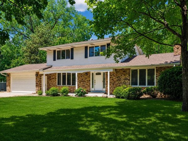 6016 Eden Prairie Road, Edina, MN 55436