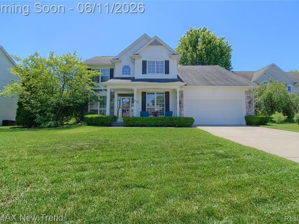 1063 Stable Lane, South Lyon, MI 48178