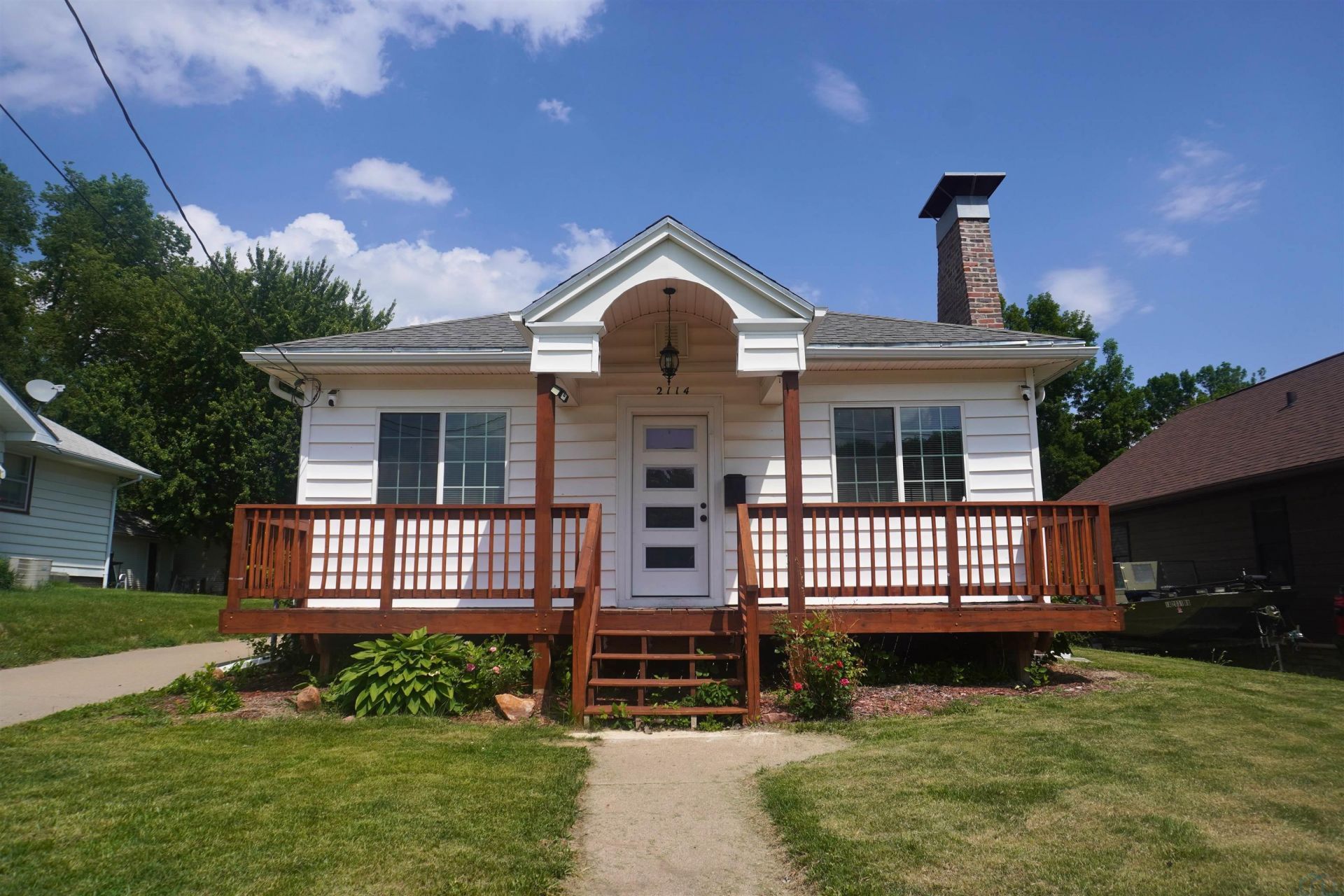 2114 ROSS ST Sioux City, IA 51103