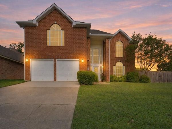 6000 Red Fern Drive, Arlington, TX 76001