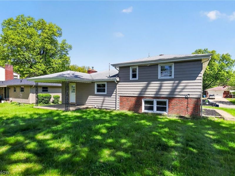515 Murray Hill Drive, Youngstown, OH 44505 Photo 27