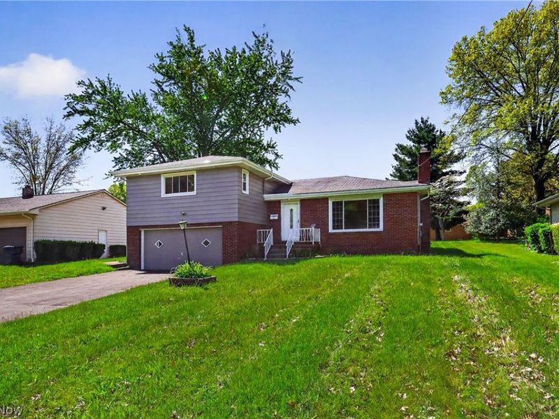 515 Murray Hill Drive, Youngstown, OH 44505 Photo 3