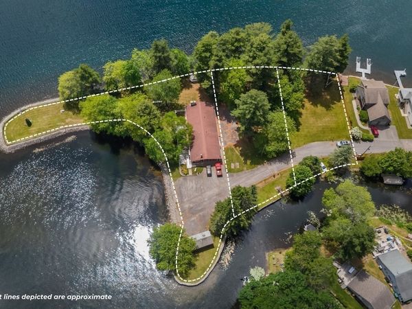 20 Indian Point Rd, Webster, MA 01570