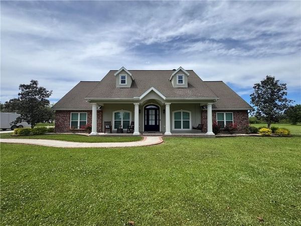 2710 LLOYD Road , Maurice, LA 70555