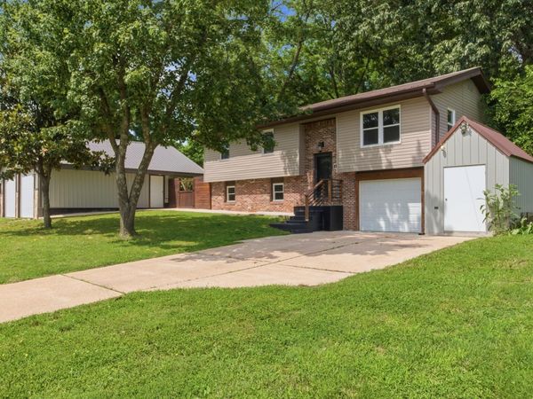 1139 Columbus Street , West Plains, MO 65775
