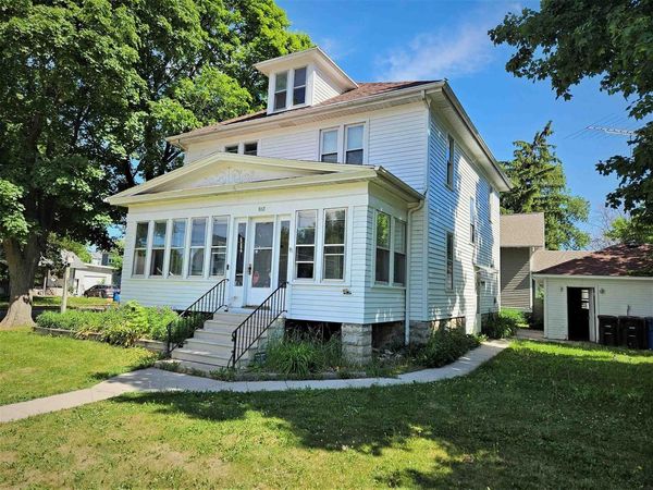 802 CEAPE AVENUE, Oshkosh, WI 54901