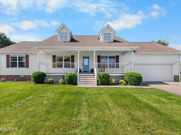 1354 Towe String Rd, Jacksboro, TN 37757
