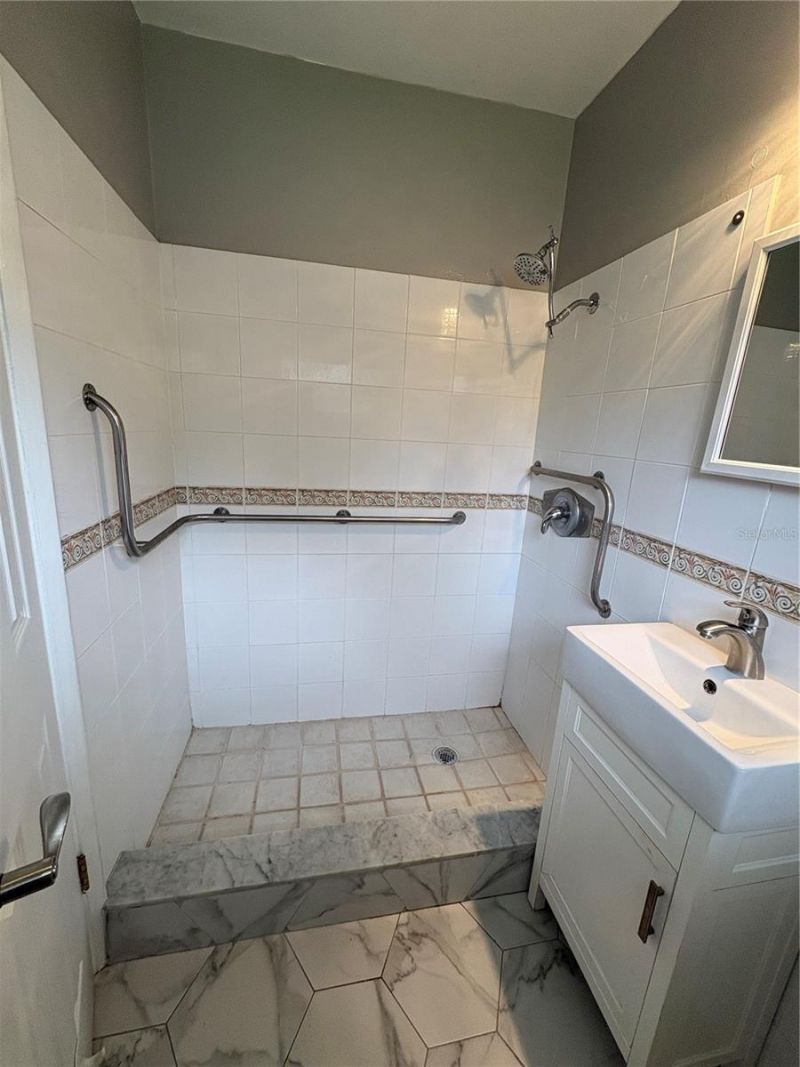 1790 Russell Drive N, Saint Petersburg, FL 33710 Photo