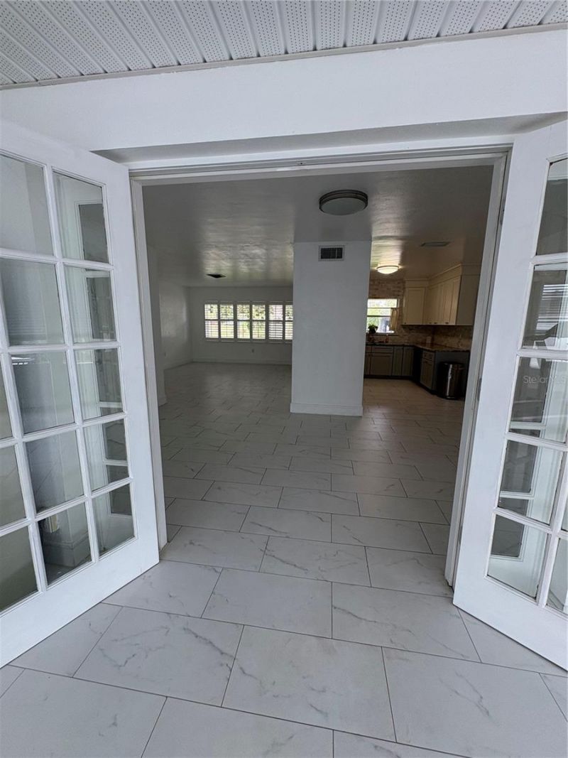 1790 Russell Drive N, Saint Petersburg, FL 33710 Photo