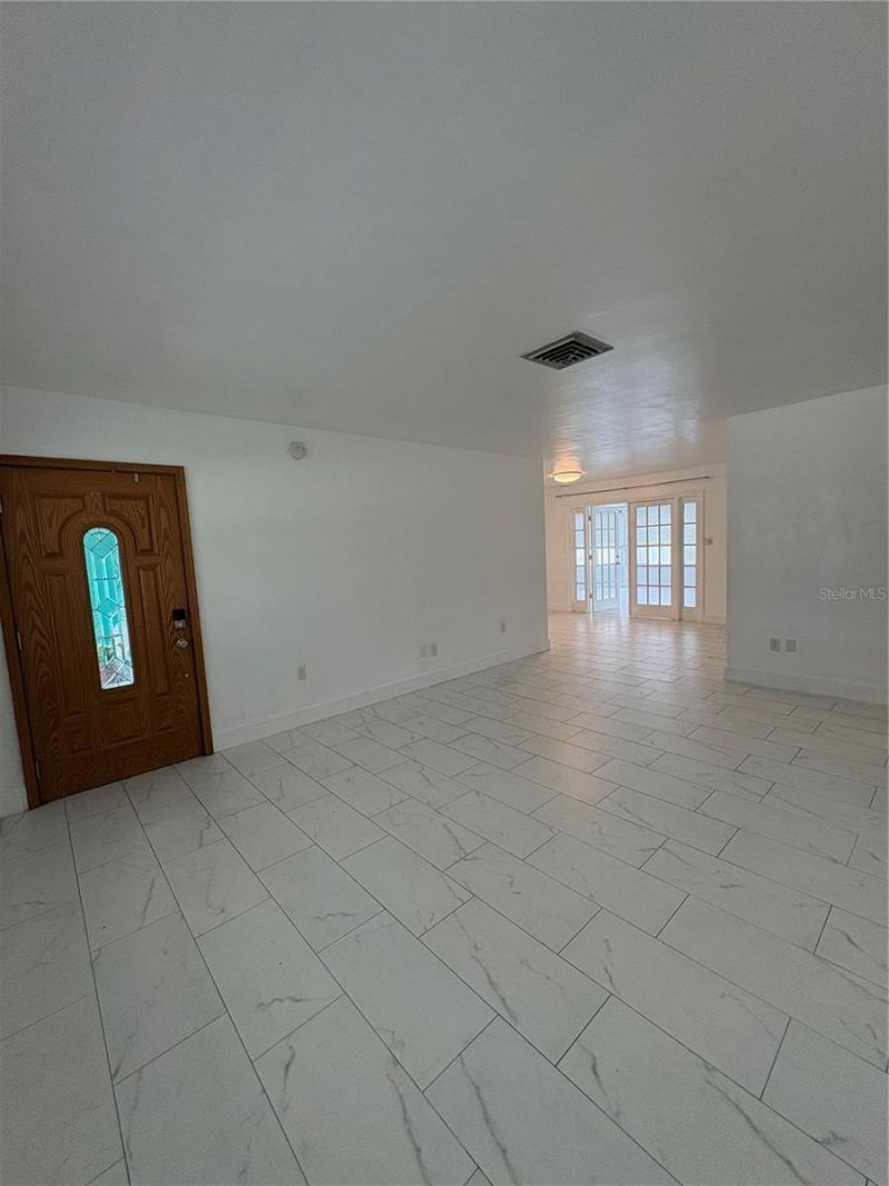 1790 Russell Drive N, Saint Petersburg, FL 33710 Photo