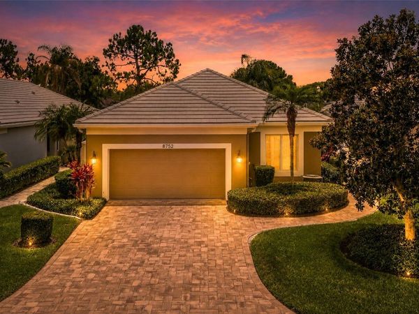 8752 52ND DRIVE E, BRADENTON, FL 34211