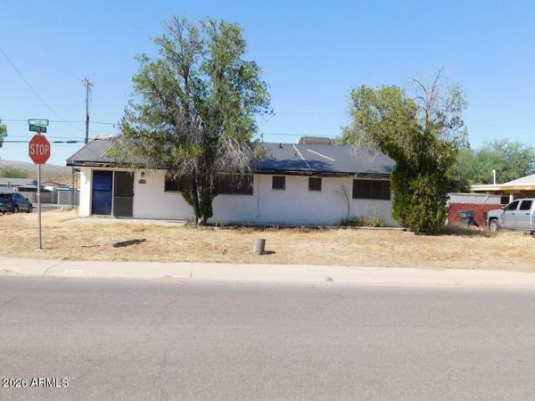 301 W HARTFORD Road, Kearny, AZ 85137