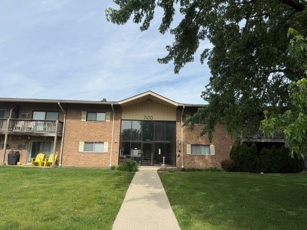 7410 Brookdale Drive , Unit 112, Darien, IL 60561