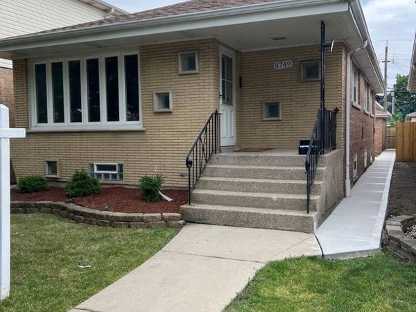 5749 W 63rd Place , Chicago, IL 60638