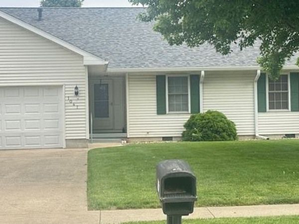 1047 Kleemann Drive , Unit 1047, Clinton, IL 61727