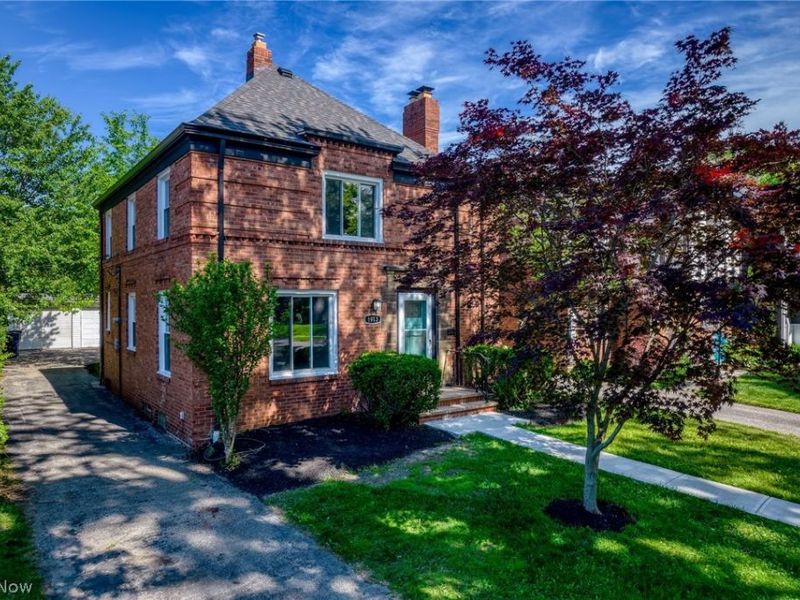 1913 Staunton Road, Cleveland Heights, OH 44118 Photo 2