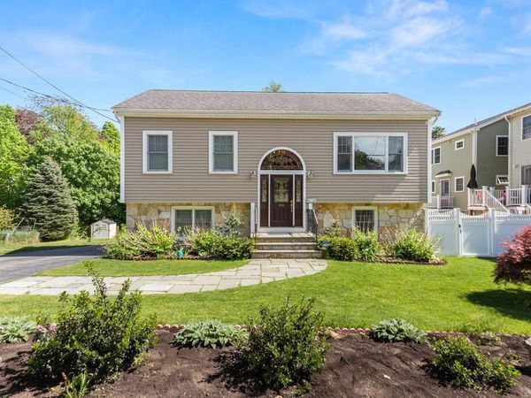 296 College Farm Rd, Waltham, MA 02451