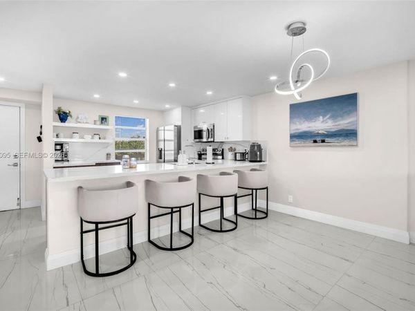 441 SE 3rd St , Unit 404, Dania Beach, FL 33004