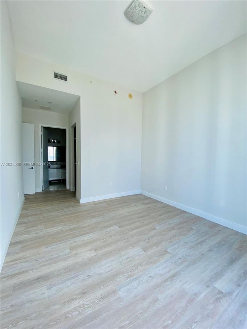 185 SW 7th St , Unit 4311, Miami, FL 33130 Photo