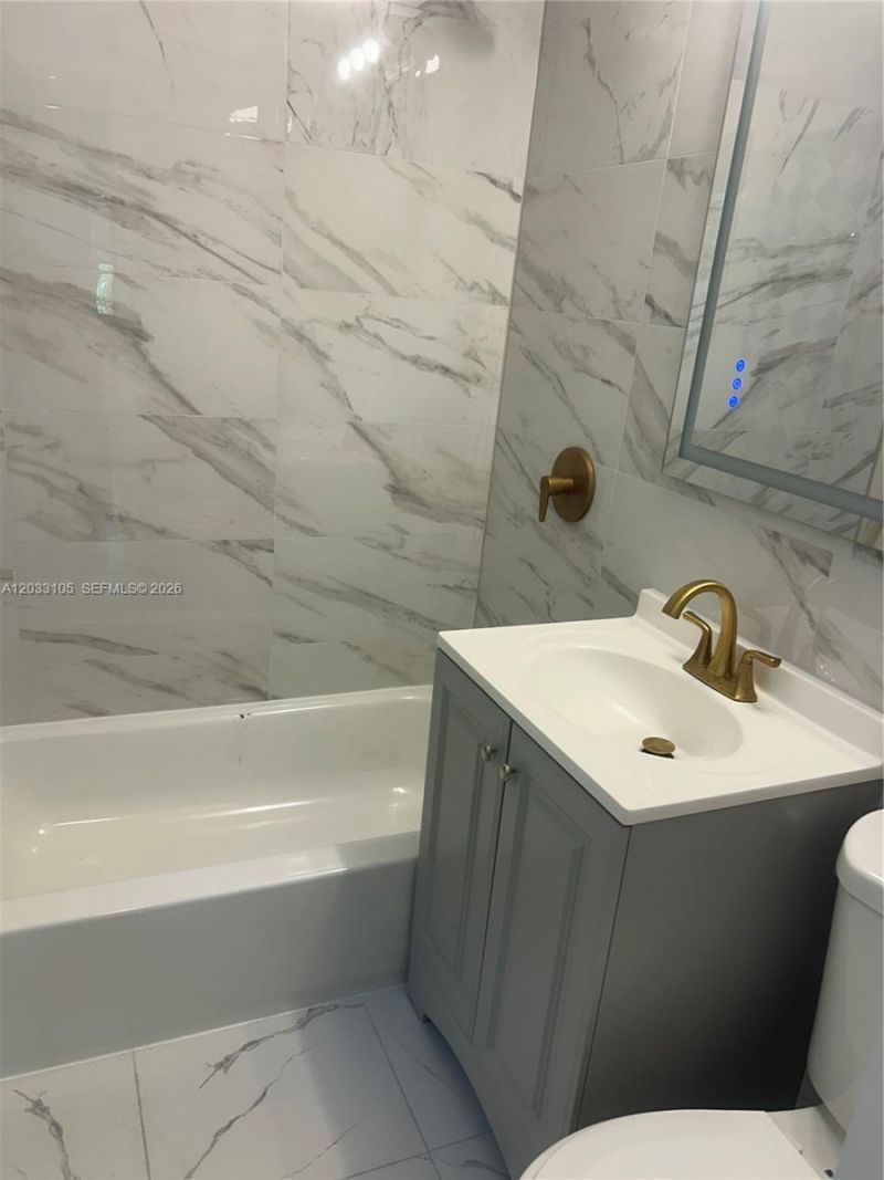 8200 Byron Ave , Unit 3, Miami Beach, FL 33141 Photo