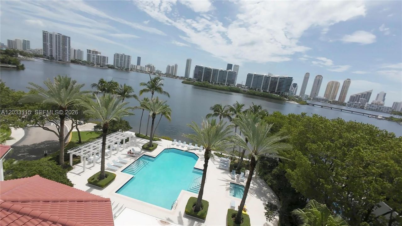3135 NE 184th St, Unit 2104, Aventura, FL 33160 Photo