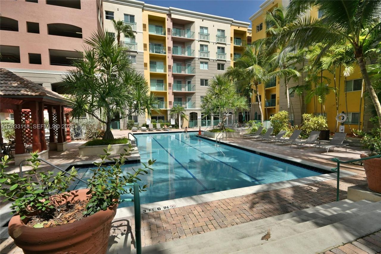 6001 SW 70th St , Unit 320, South Miami, FL 33143 Photo