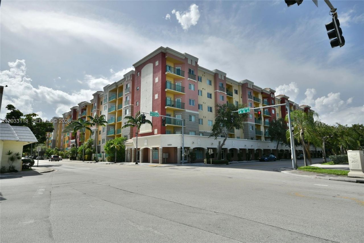 6001 SW 70th St , Unit 320, South Miami, FL 33143 Photo