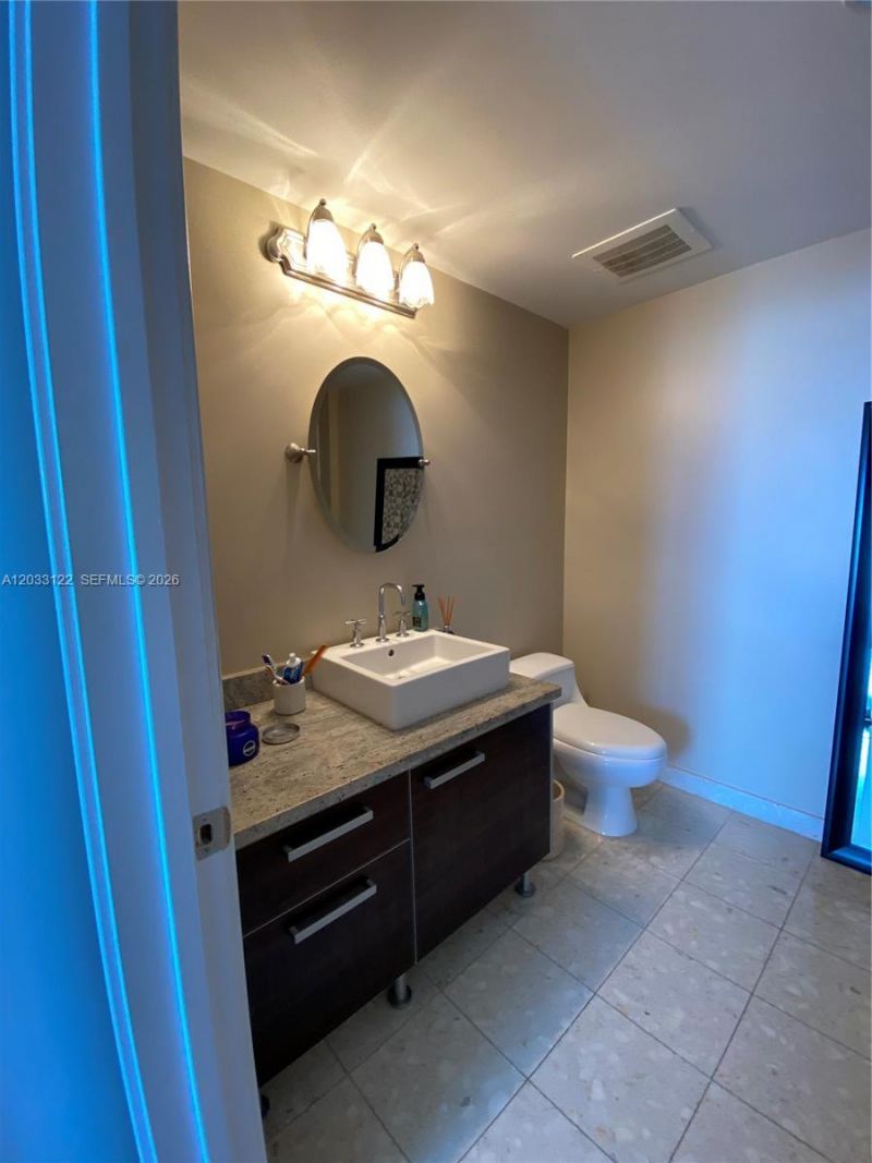 185 SW 7th St , Unit 4206, Miami, FL 33130 Photo