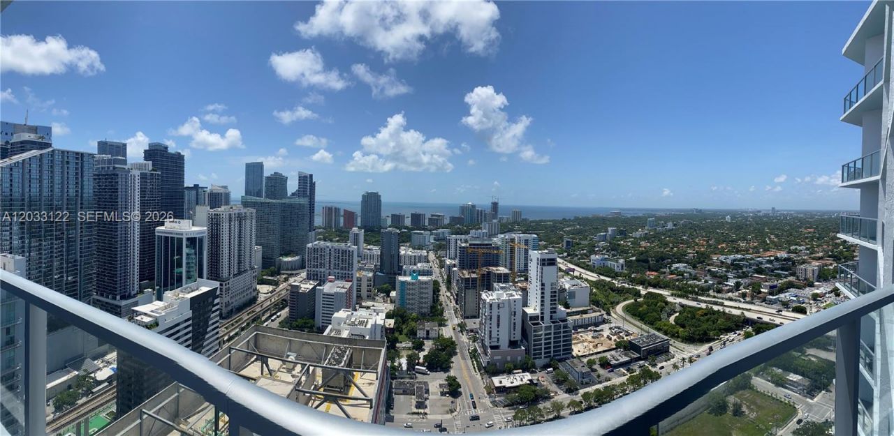 185 SW 7th St , Unit 4206, Miami, FL 33130 Photo