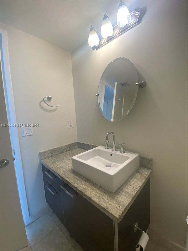 185 SW 7th St , Unit 4206, Miami, FL 33130 Photo