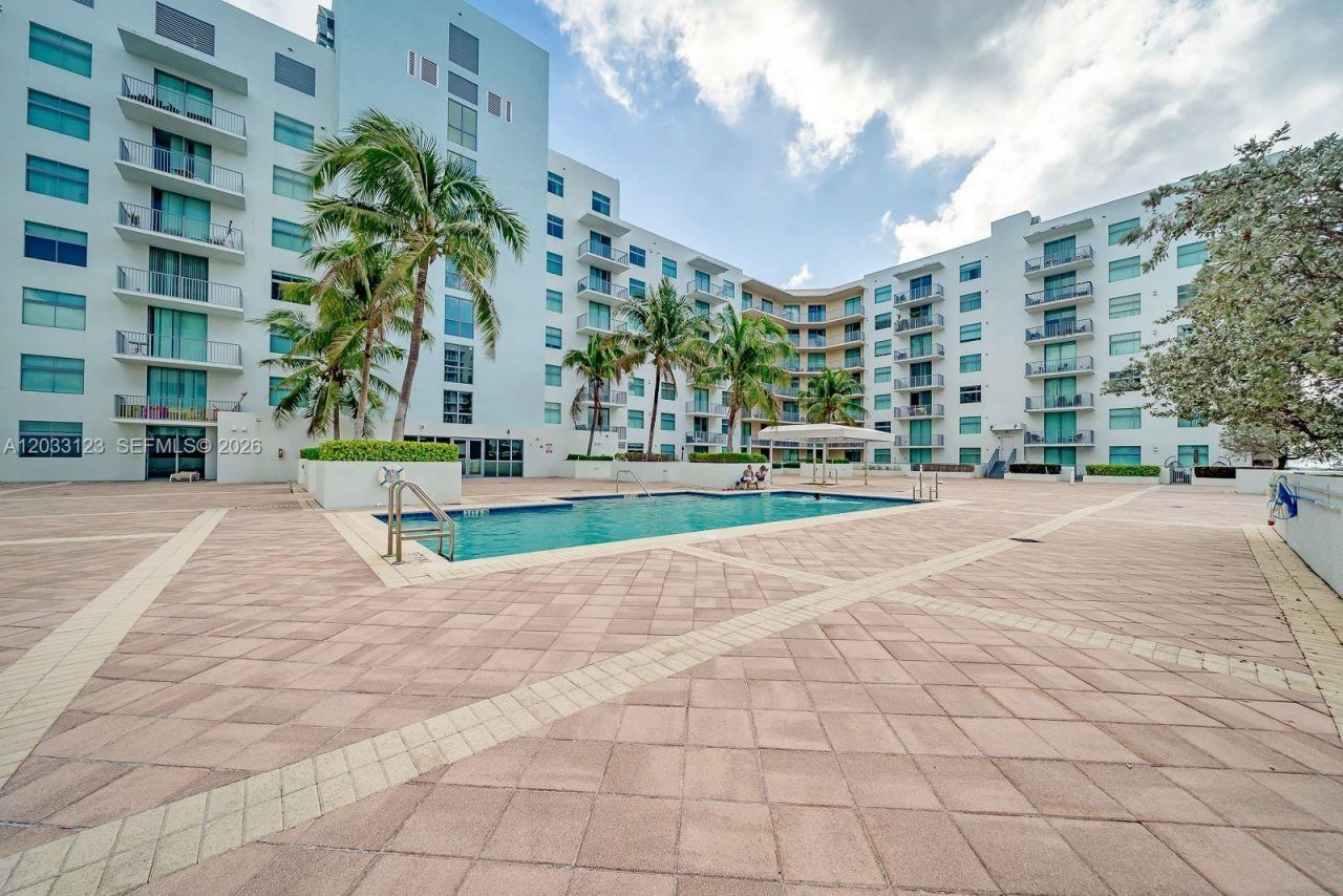 140 S Dixie Hwy , Unit 717, Hollywood, FL 33020 Photo