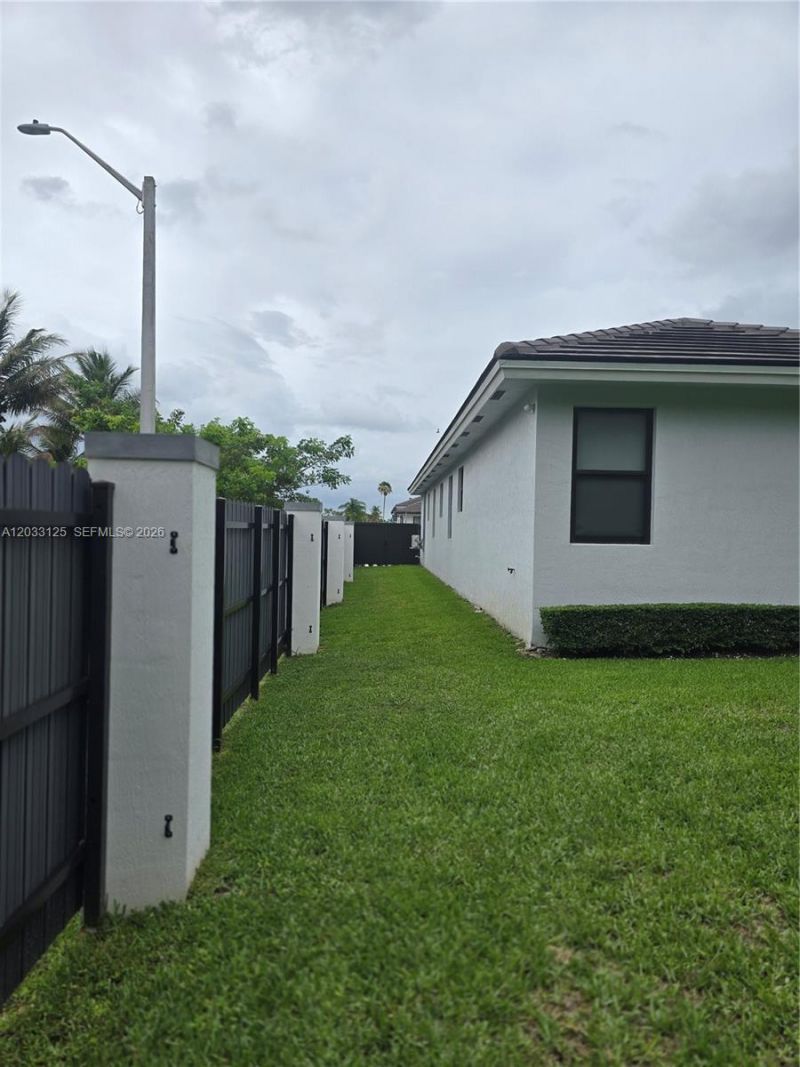 19410 SW 124th Ct , Miami, FL 33177 Photo