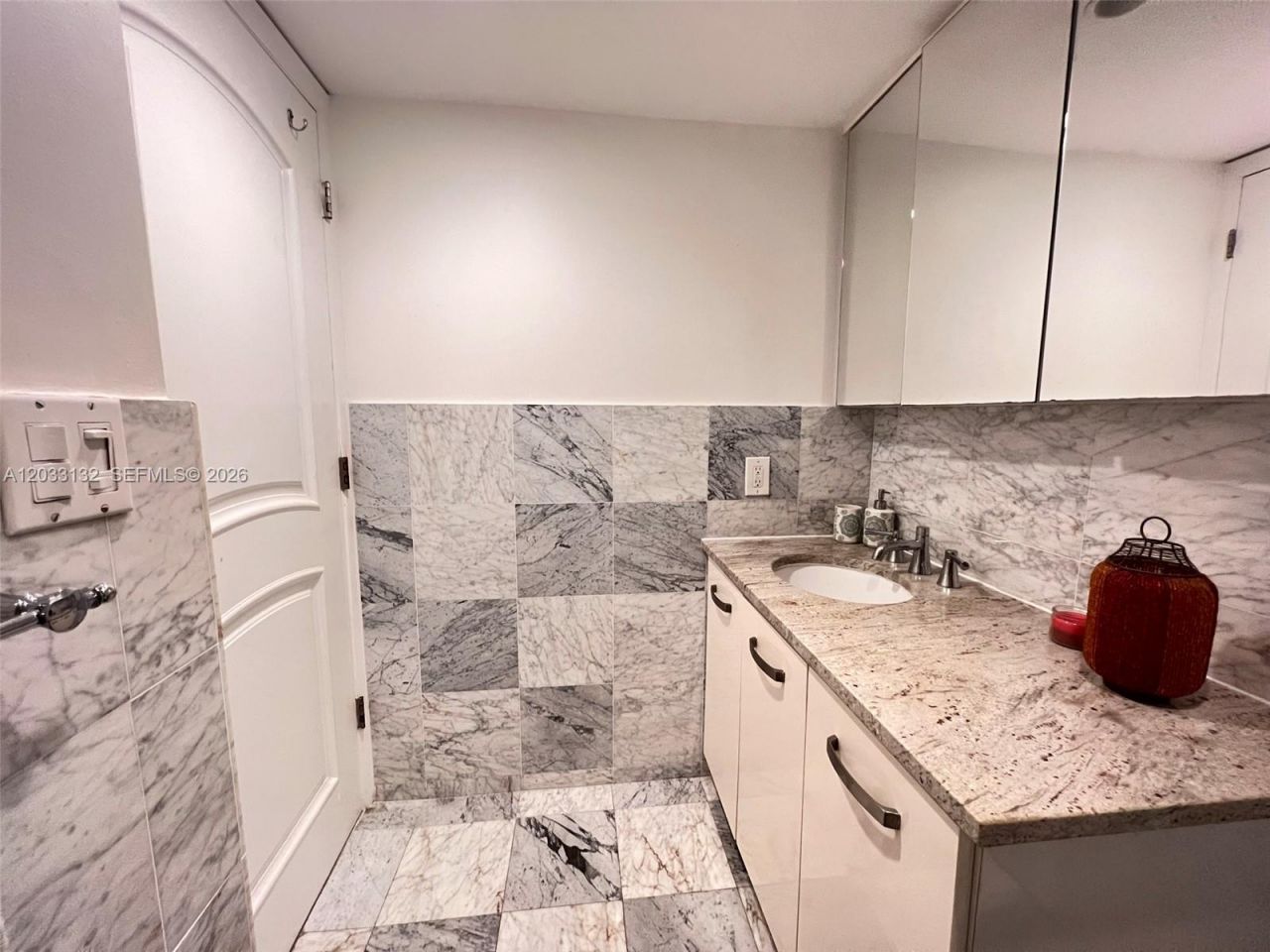 8911 Collins Ave , Unit 605, Surfside, FL 33154 Photo