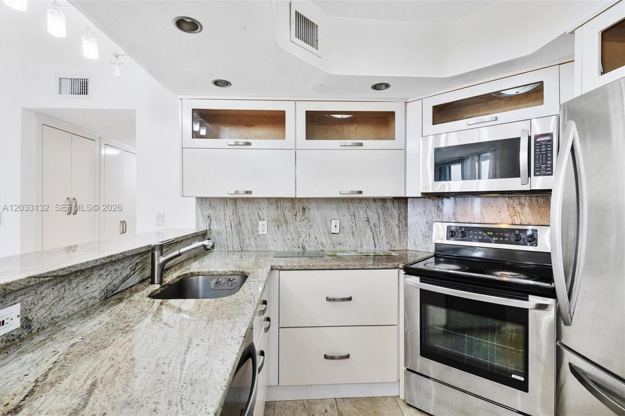 8911 Collins Ave, Unit 605, Surfside, FL 33154 Photo