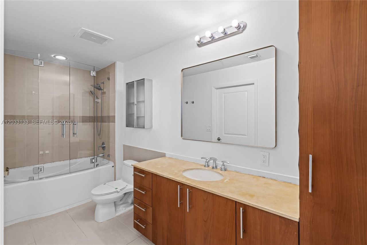 1945 S Ocean Dr , Unit 704, Hallandale Beach, FL 33009 Photo