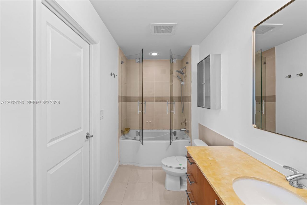 1945 S Ocean Dr , Unit 704, Hallandale Beach, FL 33009 Photo