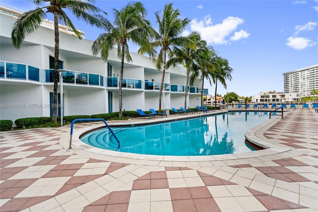 1945 S Ocean Dr , Unit 704, Hallandale Beach, FL 33009 Photo