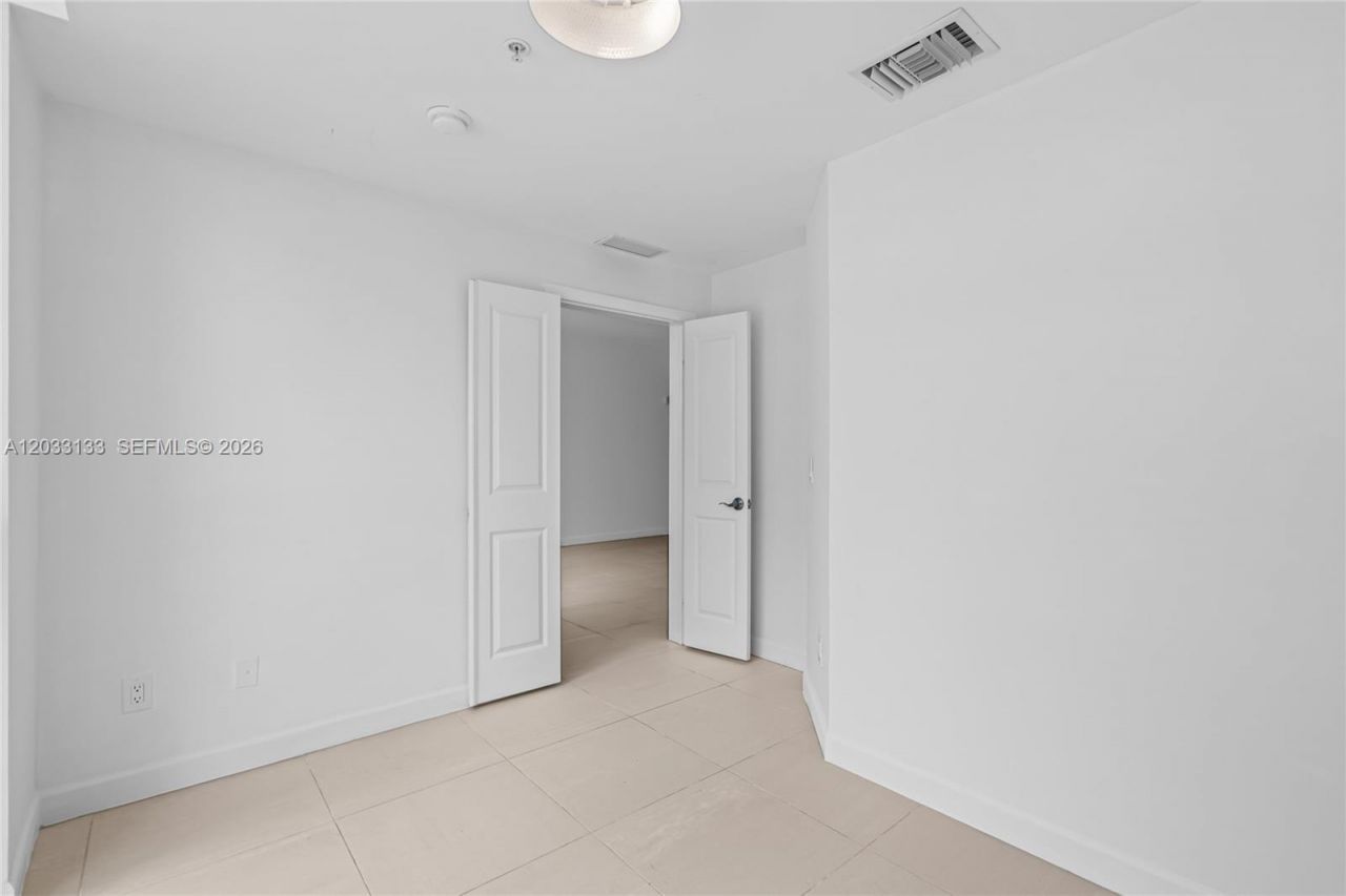 1945 S Ocean Dr , Unit 704, Hallandale Beach, FL 33009 Photo