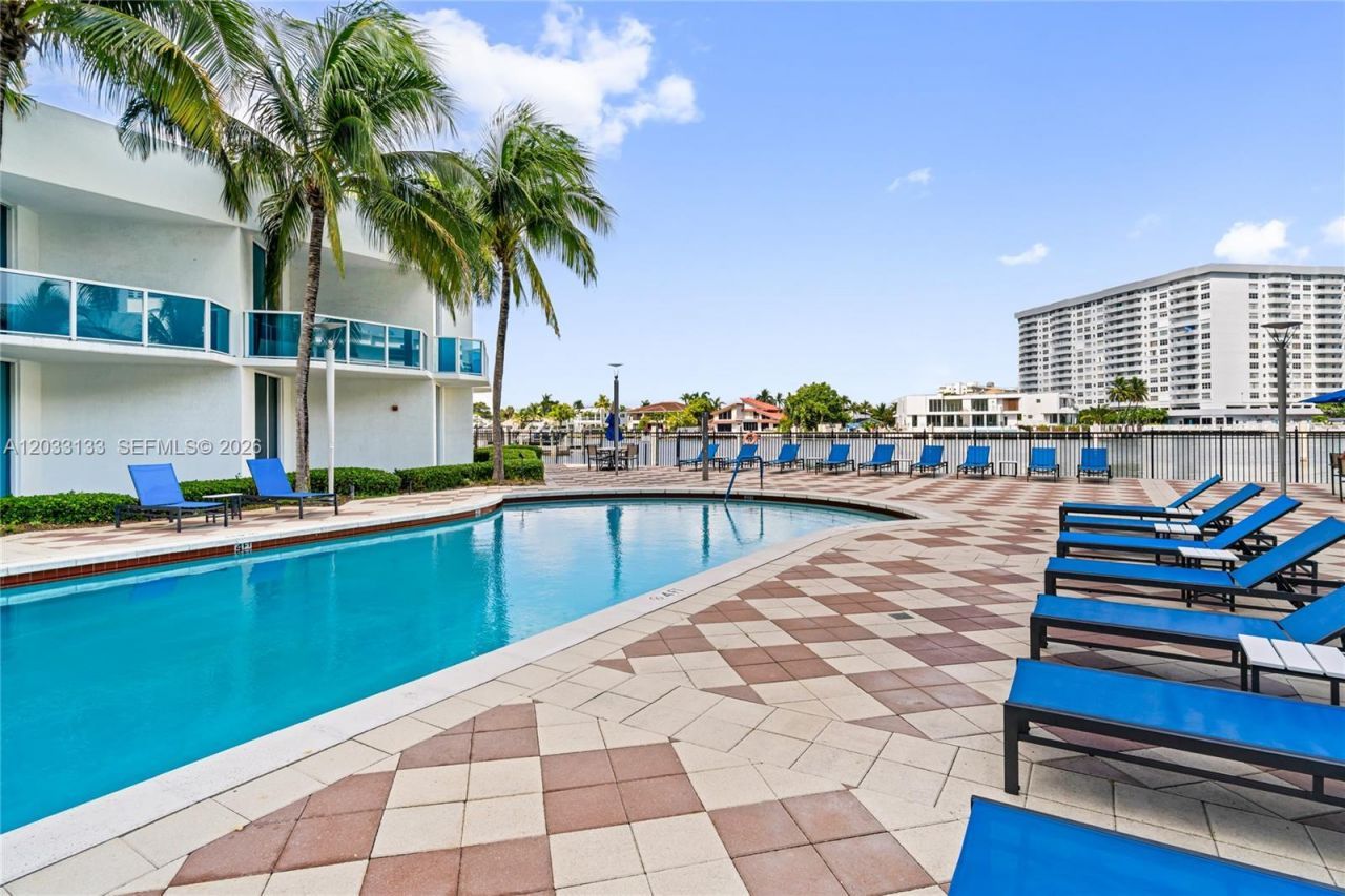 1945 S Ocean Dr , Unit 704, Hallandale Beach, FL 33009 Photo